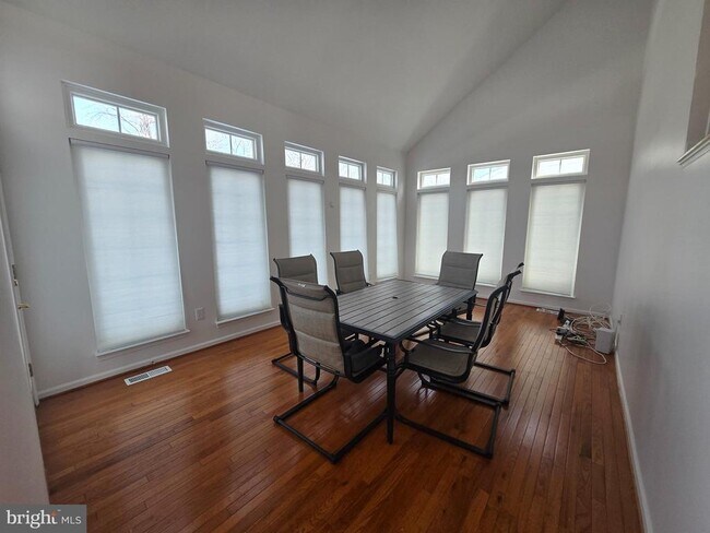 Building Photo - 1702 Allerford Dr