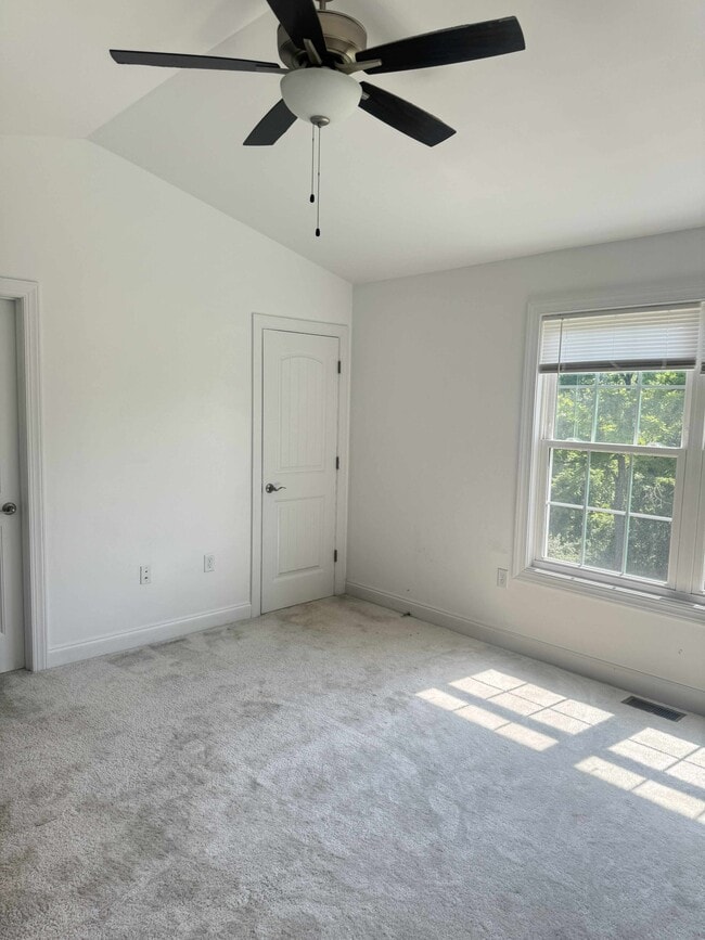 Building Photo - 1215 Harvest Ct