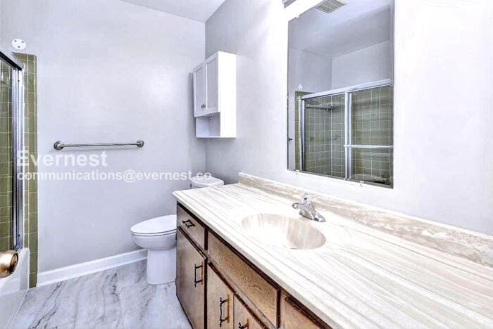 Building Photo - 17 Autumn E