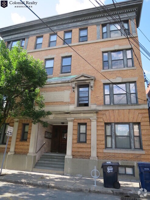 Building Photo - 9 Upland Rd