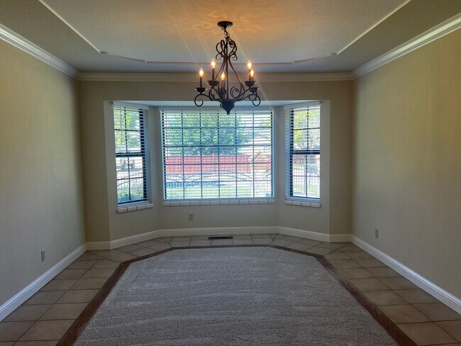 Building Photo - MORGAN HILL Expansive 6 bedroom, 4.5 bathroom home