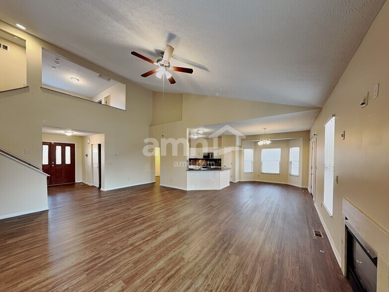 Building Photo - 742 Keltoncrest Dr