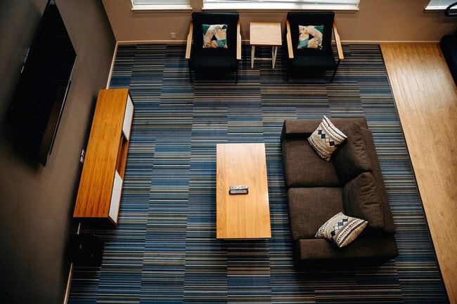 Building Photo - 2602 16th Ave S