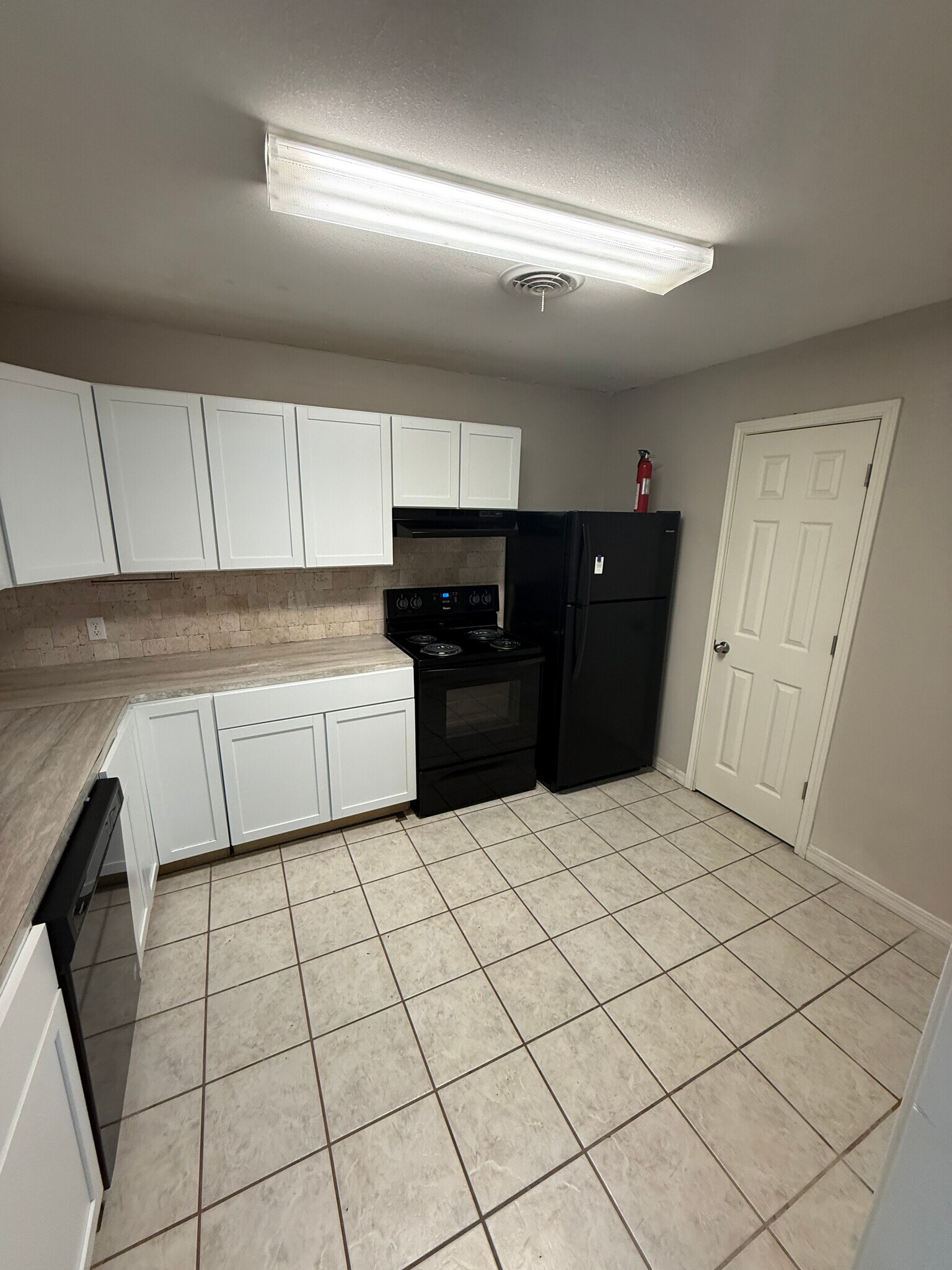 Building Photo - 823 Hardy Springs Cir