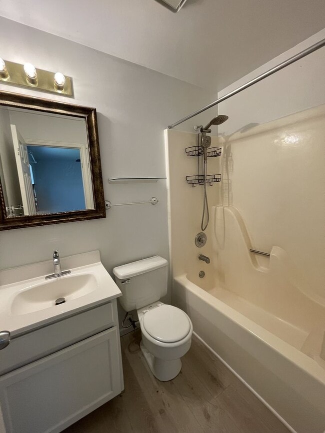 Building Photo - $2775 - Beautiful 3-Bedroom Home in Fronte...