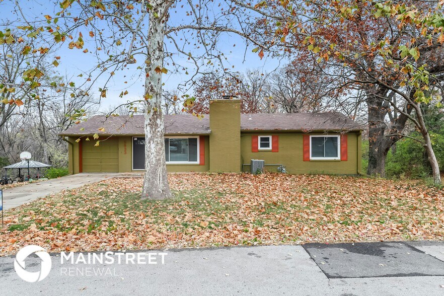 Primary Photo - 5833 N Lenox Ave