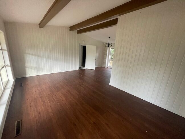 Building Photo - 1703 Stuart Ave