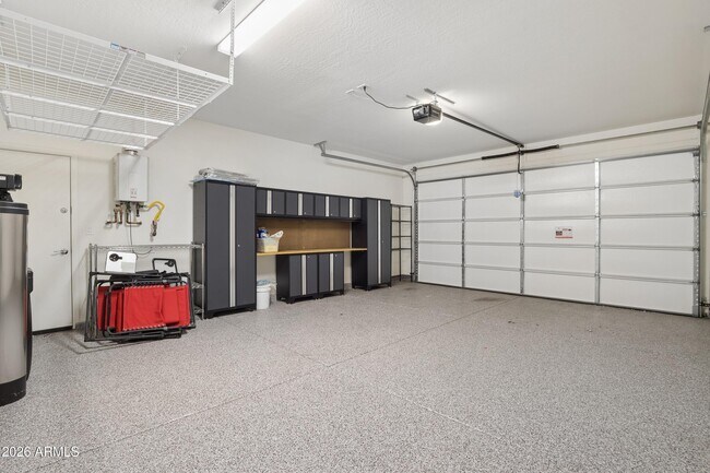 Building Photo - 17863 W Hiddenview Dr