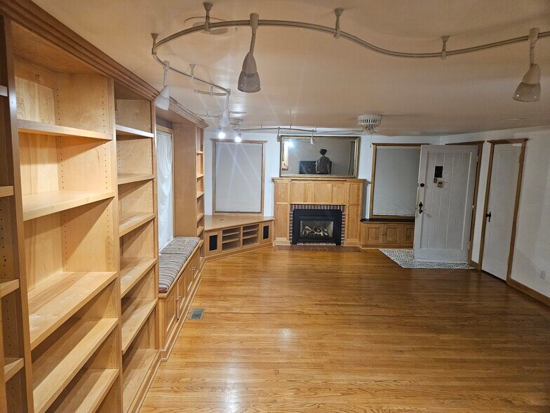 Building Photo - 12341 36th Ave NE