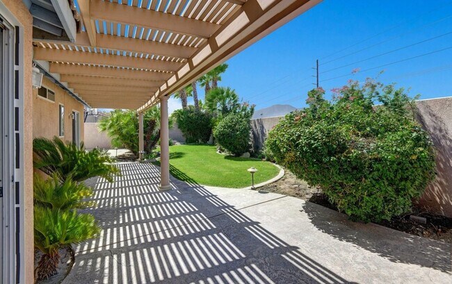 Building Photo - AVAILABLE NOW!! GORGEOUS 3 Bedroom 2 Bathroom Home in Indio!