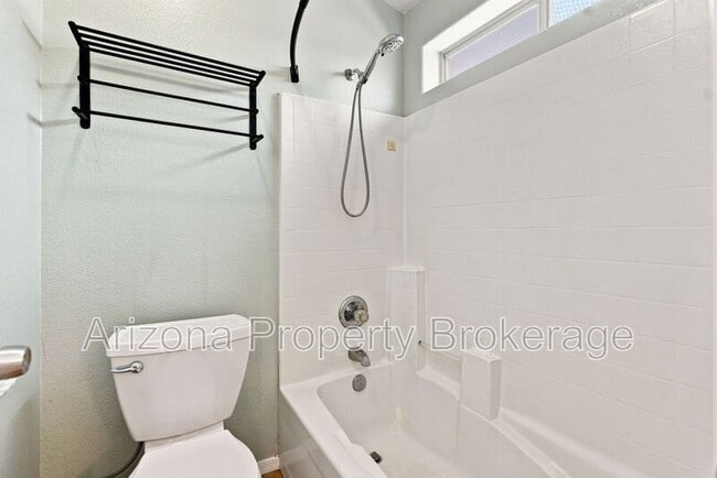 Building Photo - 1885 E Palomino Dr