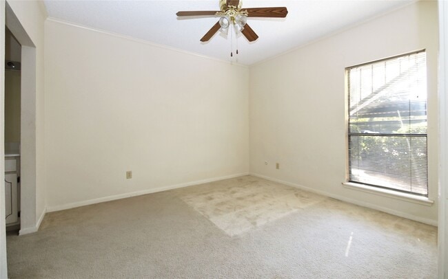 Building Photo - 5711 Sugar Hill Dr