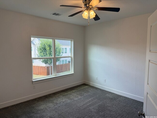 Building Photo - 231 Sapphire Dr