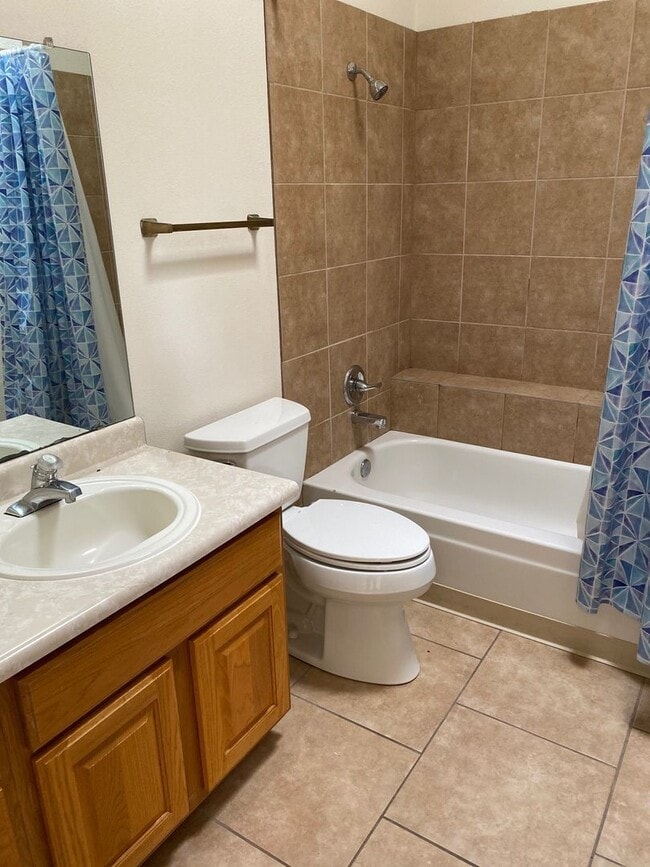 Building Photo - 2 Bedroom w/ fireplace, gated entrance for privacy and 2 CG