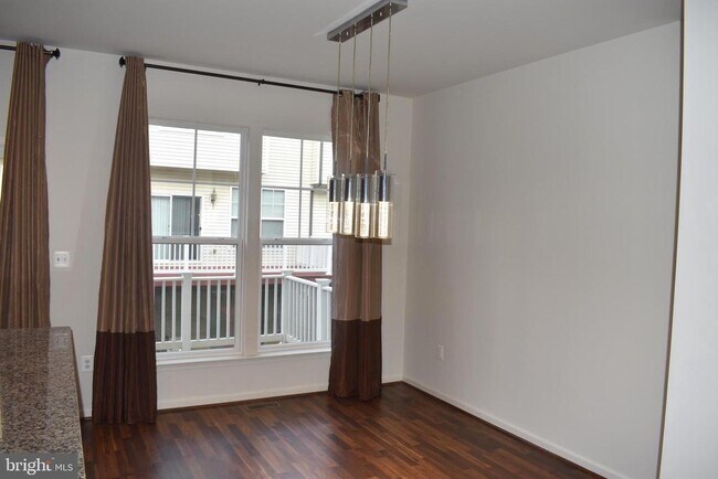 Building Photo - 22455 Glenbow Way