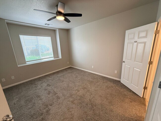 Building Photo - Updated 2-Bedroom Ground-Floor Condo in Mountain View Condos with Pool Access