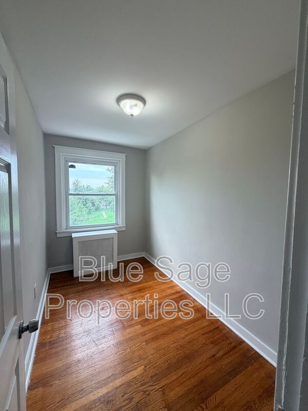 Building Photo - 7030 Greenwood Ave