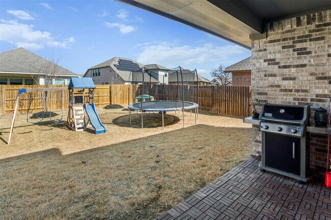 Building Photo - 2233 Santa Isabella Dr