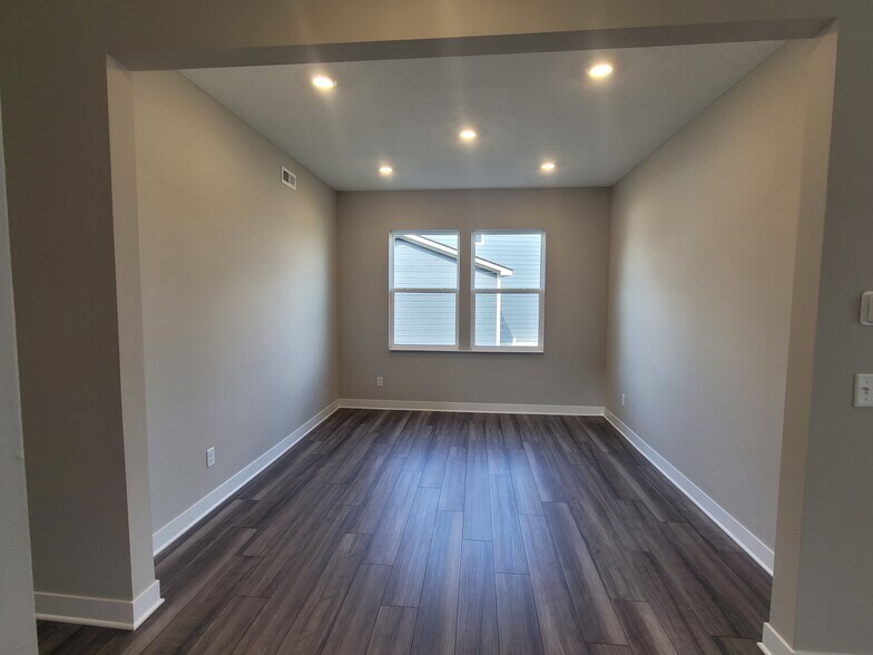 Building Photo - 1381 Turner Trace Pl S