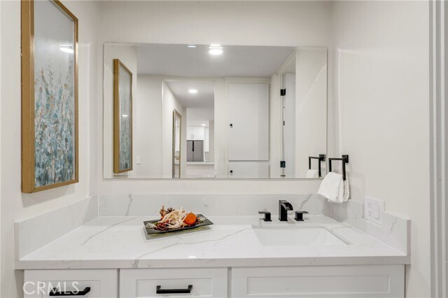 Building Photo - 6542 Ocean Crest Dr