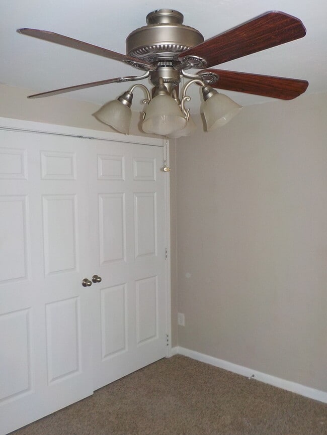 Building Photo - 4724 Lunow Dr