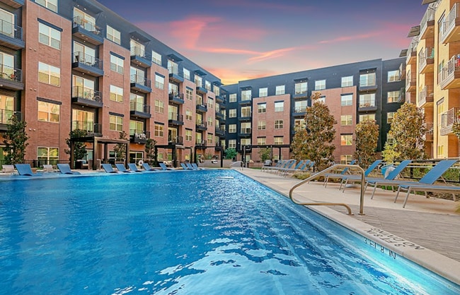 Building Photo - 990 Singleton Blvd