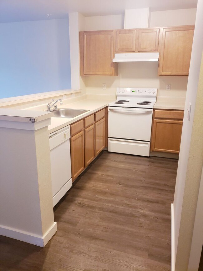 Interior Photo - Orliss Apartment (Garden Court)