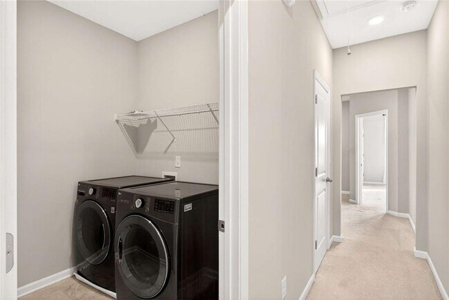 Building Photo - 3960 Redwood Dr