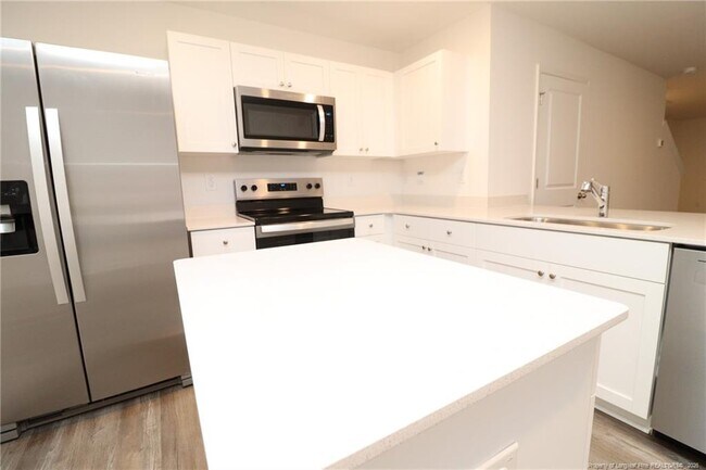 Building Photo - 5810 Brambleberry Way
