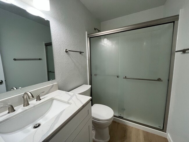 Building Photo - Condo for Rent in University City! 3 Bedro...