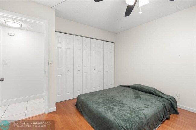 Building Photo - 6575 W Oakland Park Blvd