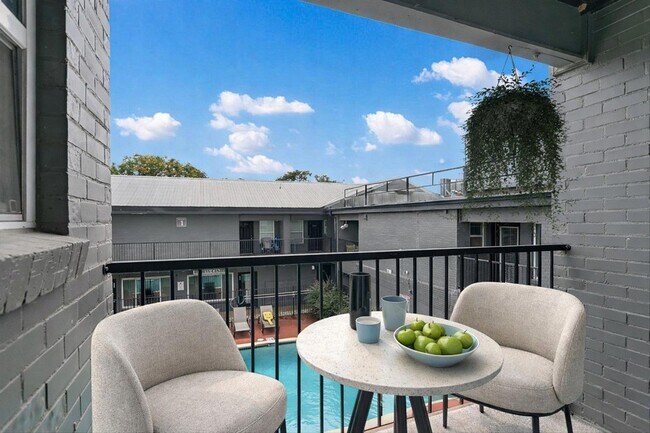 Building Photo - 2020 S Congress Ave