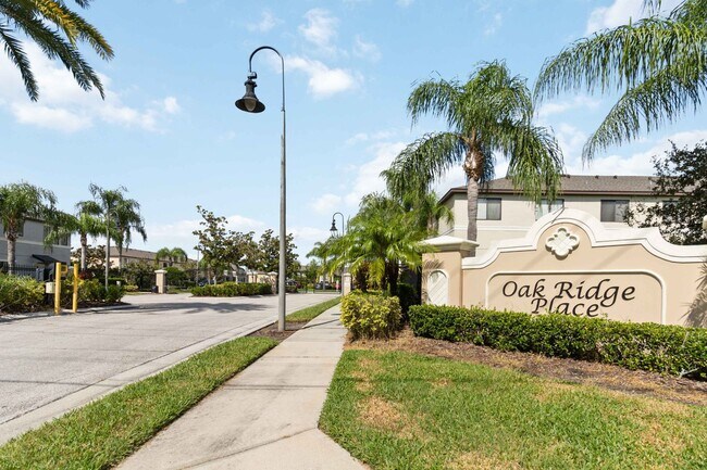 Building Photo - Beautiful 2/2.5 Townhome W/ 1 Car Garage L...