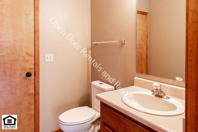 Building Photo - 1422 Flagstone Dr