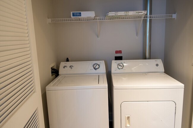 Building Photo - 415 Church St