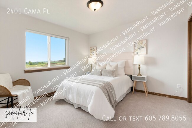 Building Photo - 2401 Cama Pl