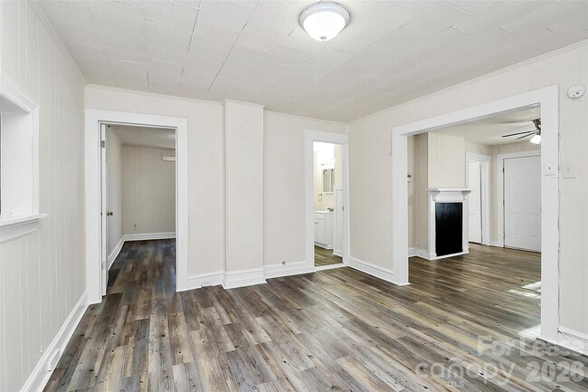 Building Photo - 826 Cantwell St