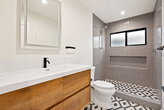 Building Photo - 152 Cuesta Dr