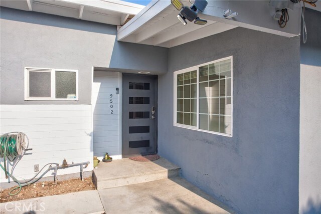 Building Photo - 9502 Laurel Canyon Blvd