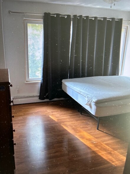 Building Photo - 1130 S Forest Ave