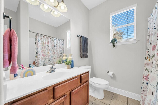 Building Photo - 65 Concert Ct