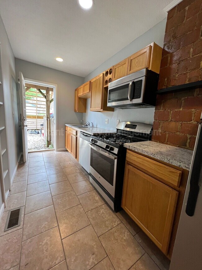 Building Photo - 2536 Adams Ave