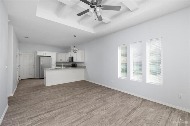 Building Photo - 8 Retama Ln
