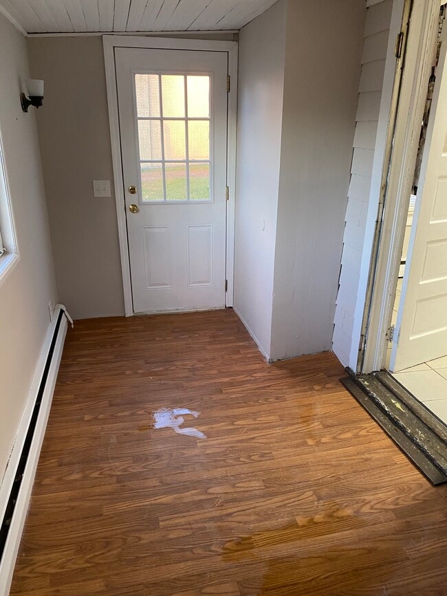 Building Photo - 123 Main St