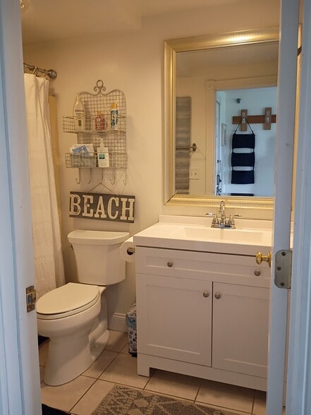 Full Bath - 415 Ocean Blvd