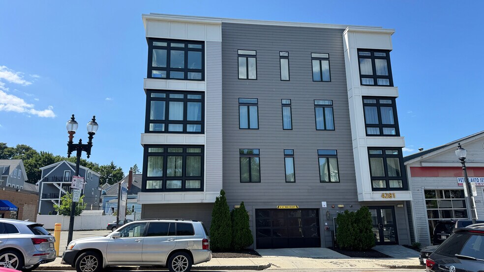 Exterior - 4281 Washington St