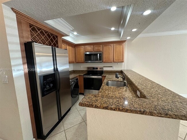 Building Photo - 151 NE 16th Ave