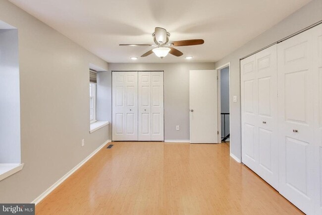 Building Photo - 5769 Yellowrose Ct