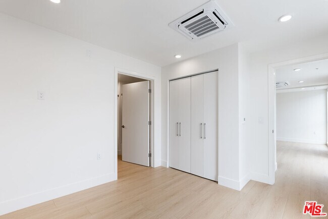 Building Photo - 8561 Belmont St