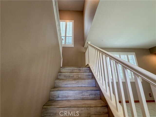 Building Photo - 821 N Siavohn Dr